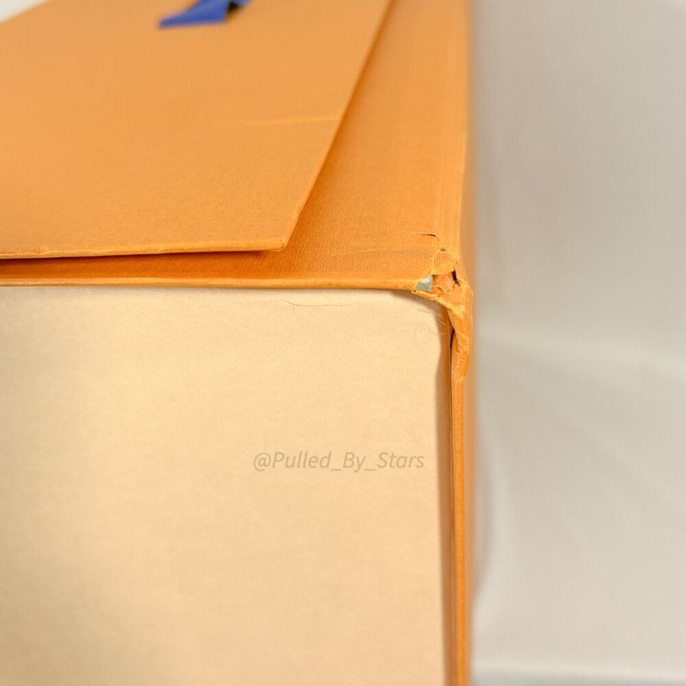 LOUIS VUITTON Large Orange Foldover Magnetic Gift Box w/ Handle (17" x 23" x 9") - Picture 8 of 16
